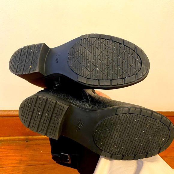 G.H. Bass Boots - Picture 3 of 4